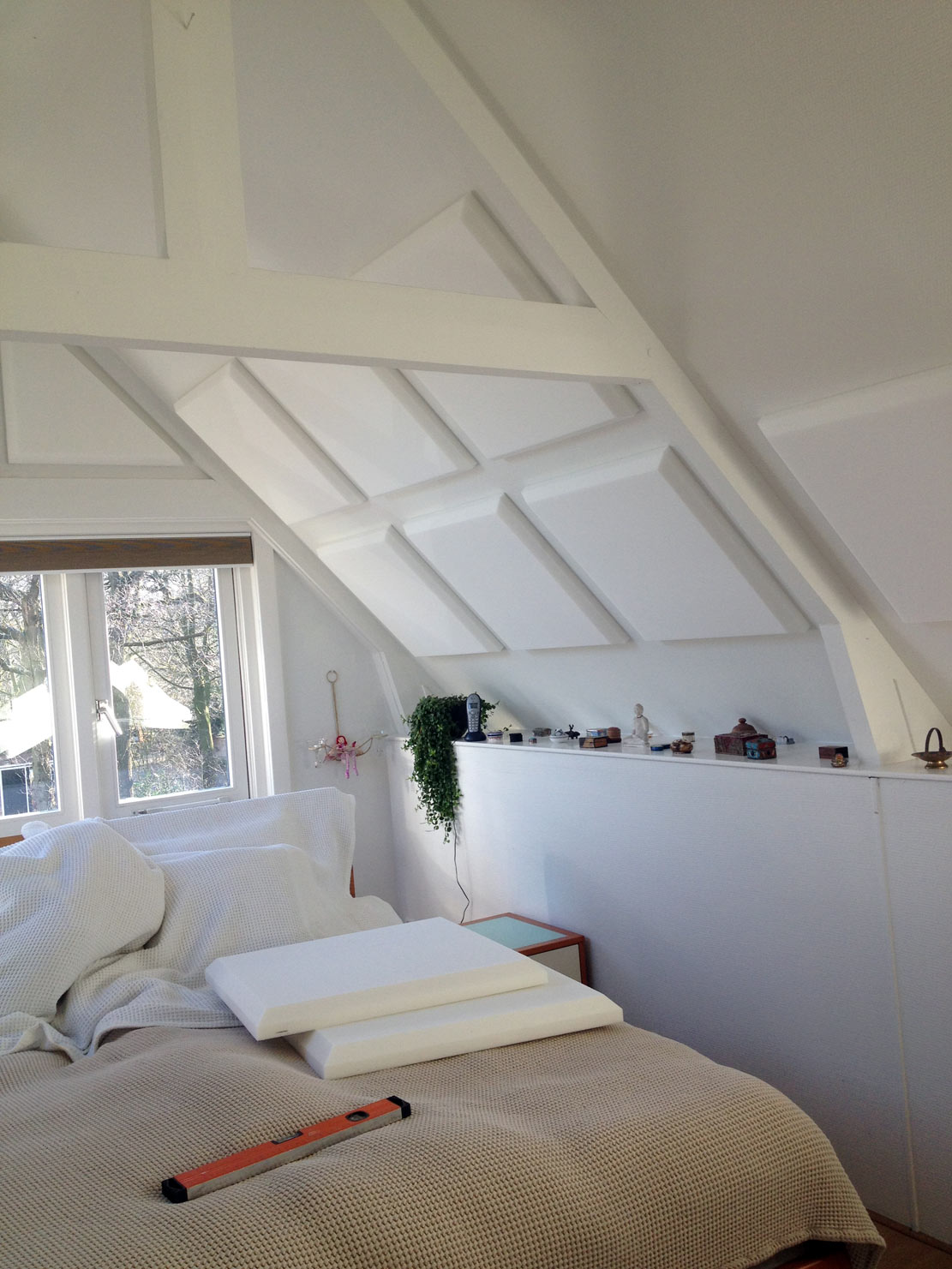 quiet bedroom, acoustic